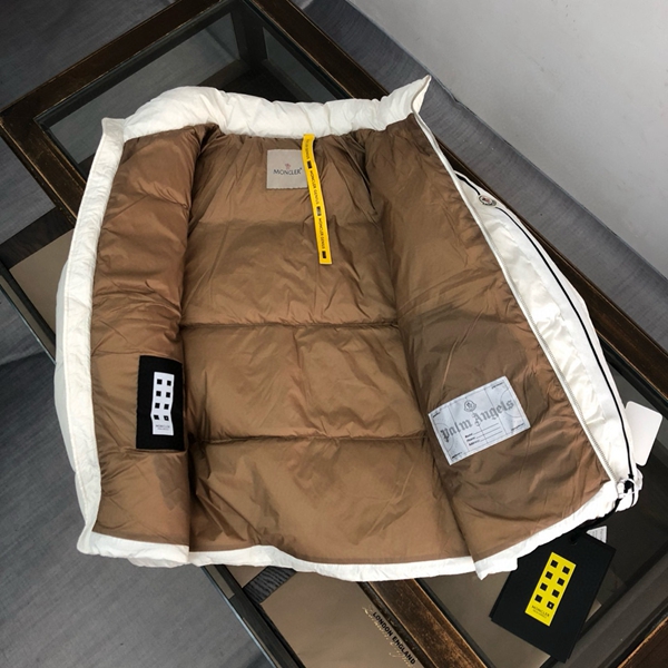 ハイクオリティダウンジャケット角部分ディテール